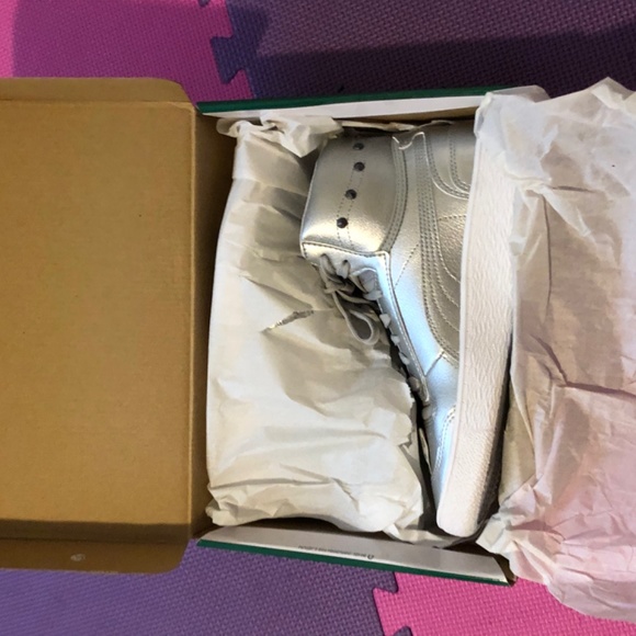 Puma, high rise, metallic silver athletic shoe. - Picture 6 of 6